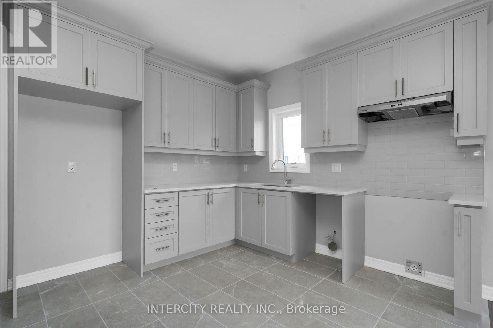 Th 26 - Blk 6 Sunbird Way Property Photo 21