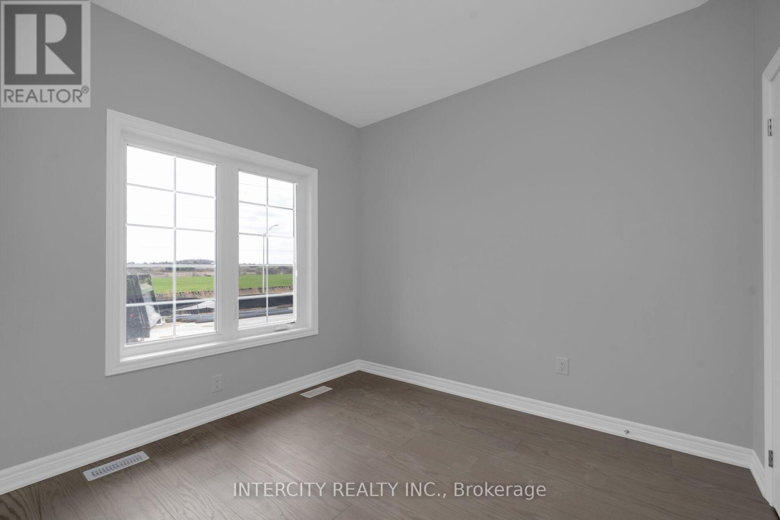 Th 26 - Blk 6 Sunbird Way Property Photo 31