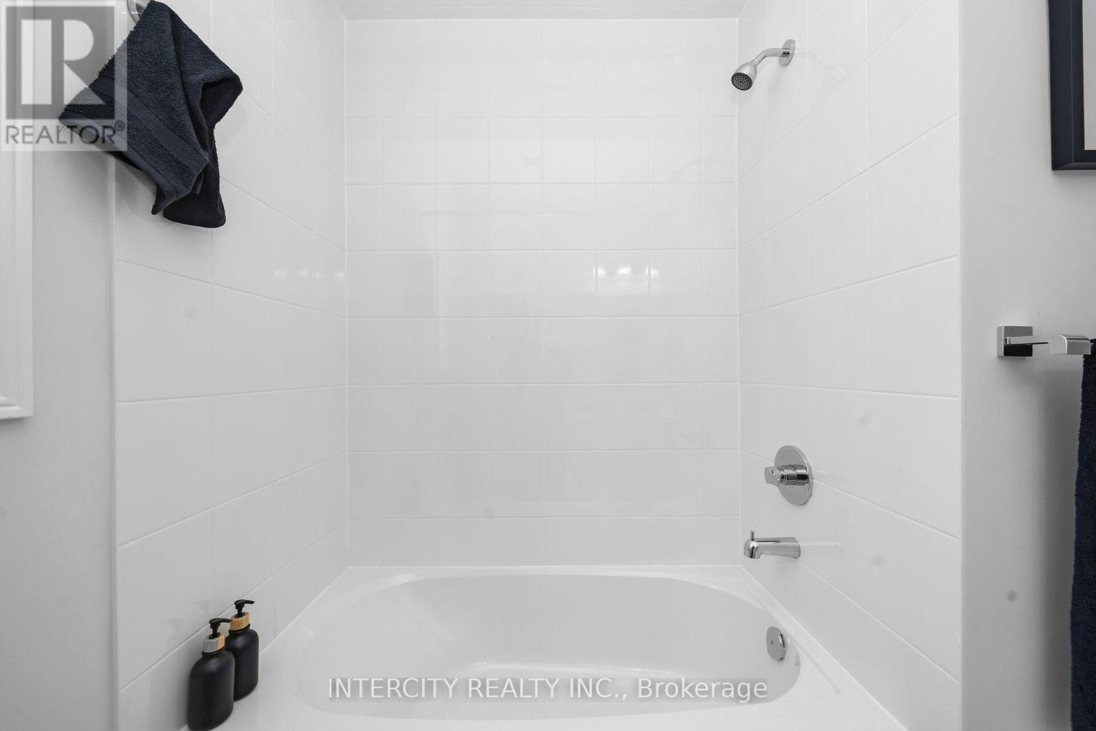 Th 26 - Blk 6 Sunbird Way Property Photo 36