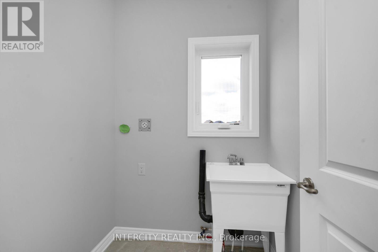 Th 26 - Blk 6 Sunbird Way Property Photo 39