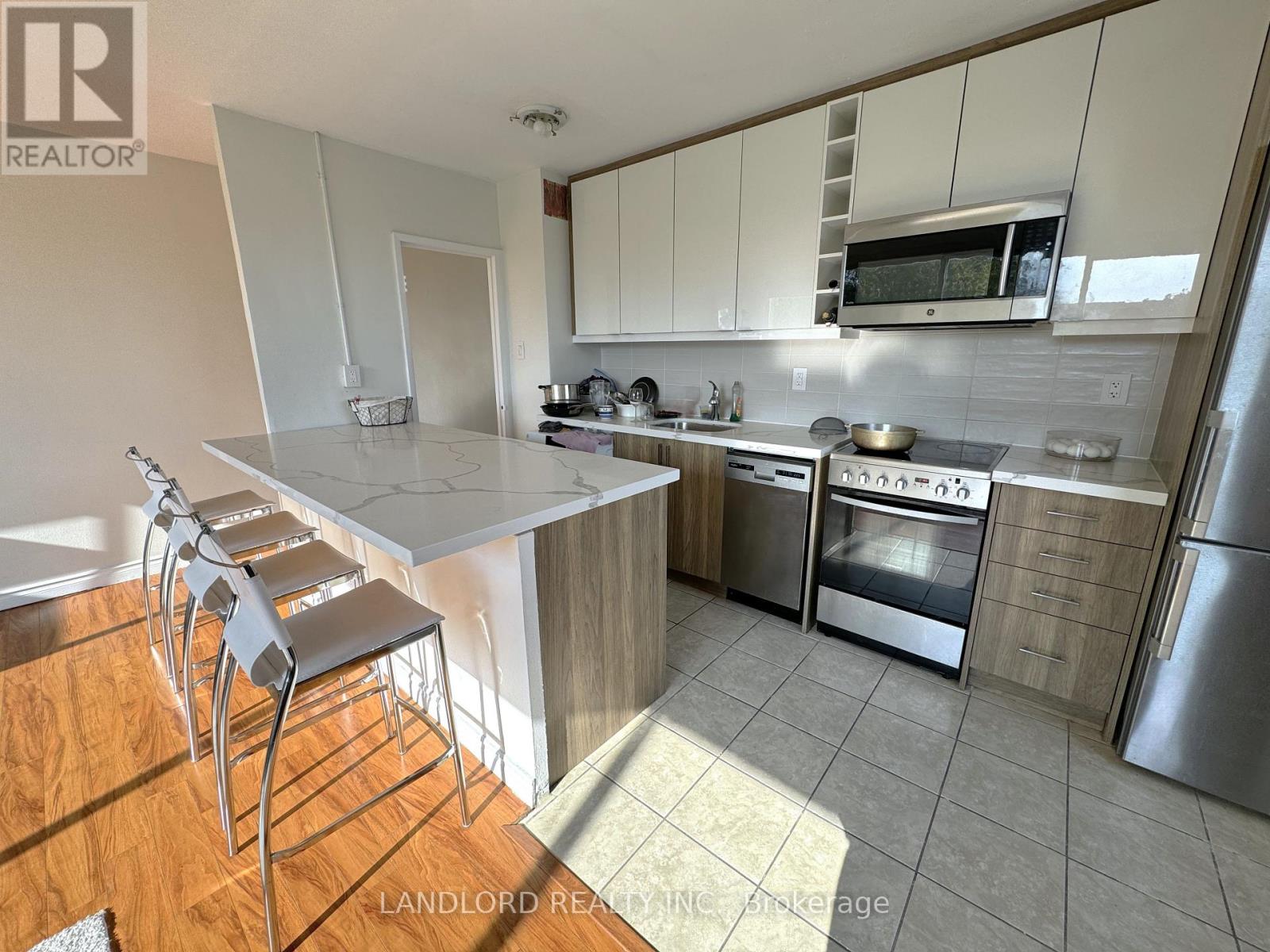 41 - 140 Springhurst Avenue Property Photo 2