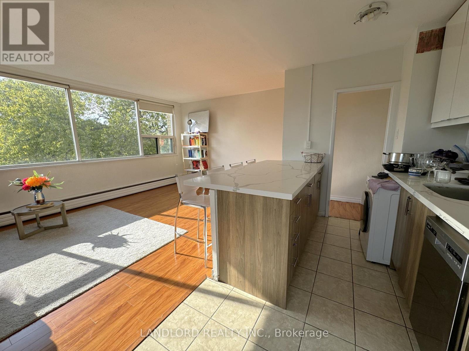 41 - 140 Springhurst Avenue Property Photo 5