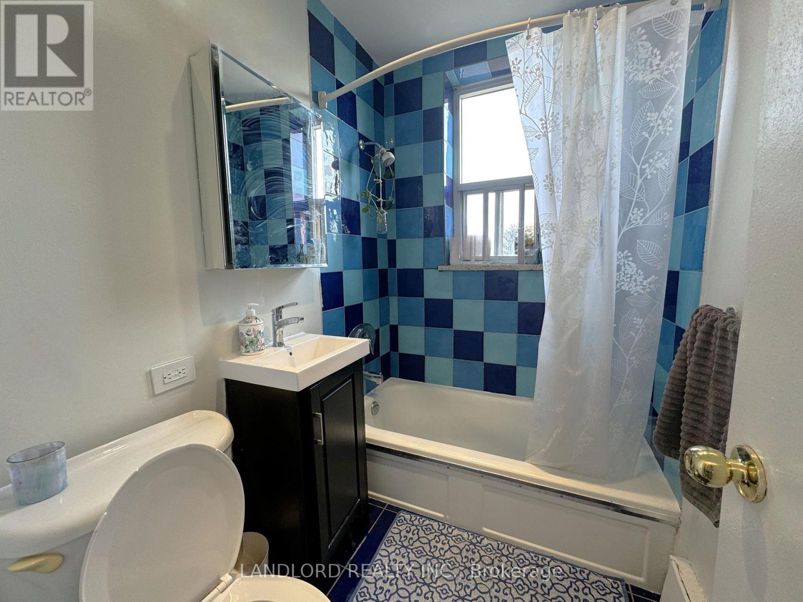 41 - 140 Springhurst Avenue Property Photo 9
