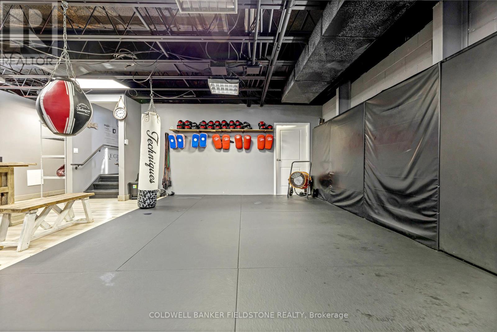 2304 Lakeshore Road W Property Photo 16