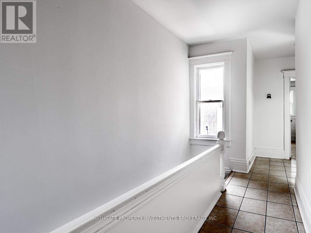 3 - 1506 Queen Street W Property Photo 4