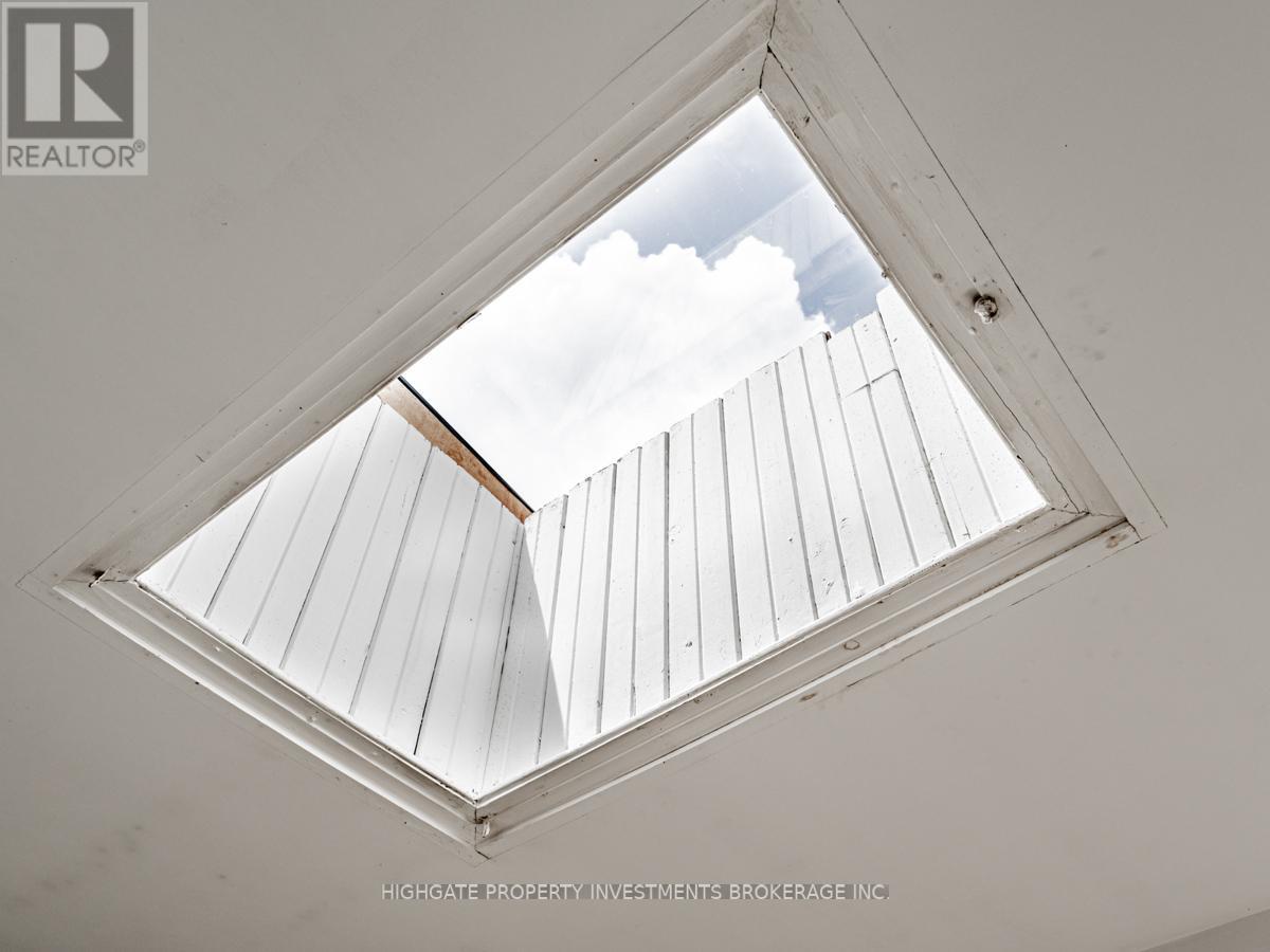 3 - 1506 Queen Street W Property Photo 20