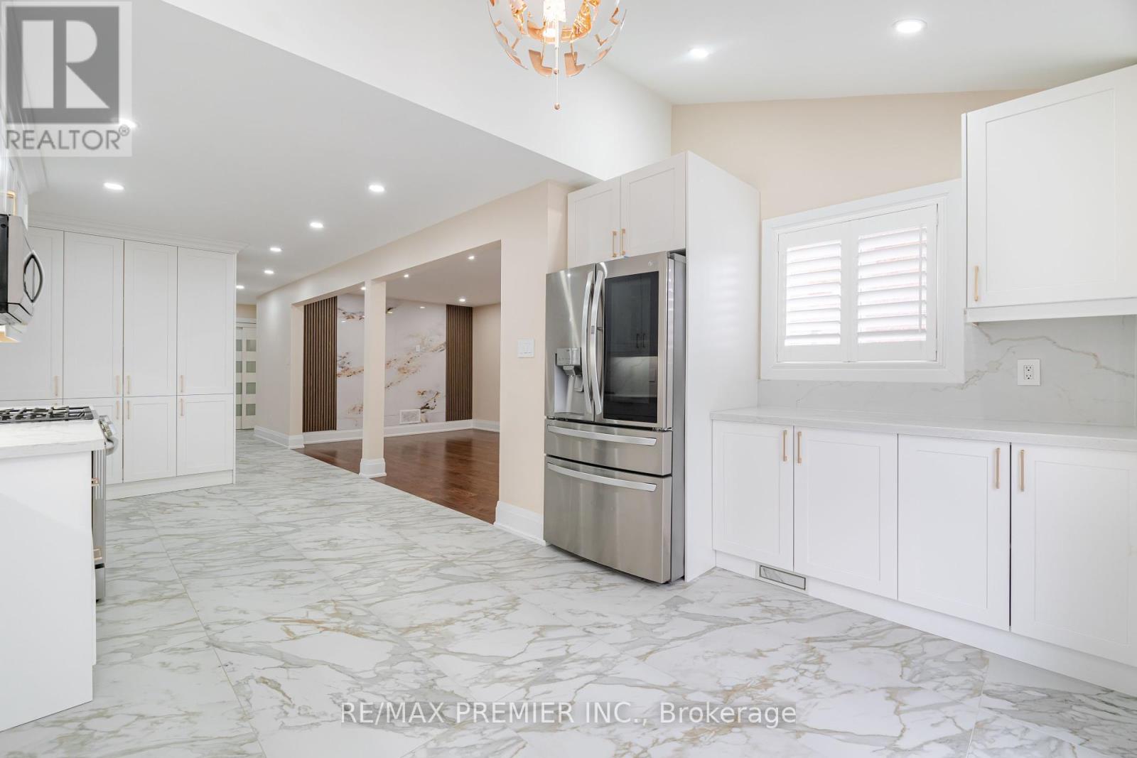 495 Fairview Road W Property Photo 11