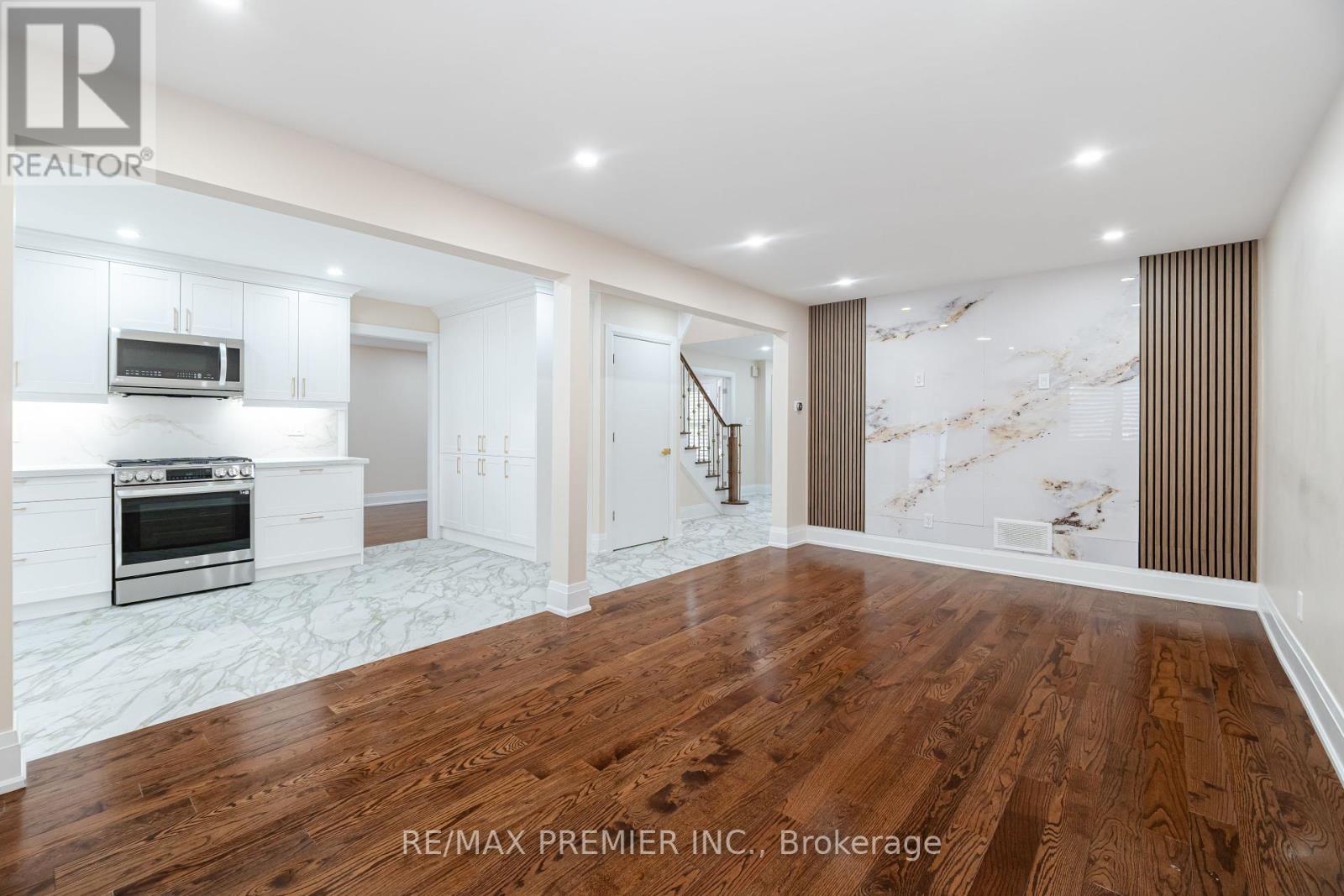 495 Fairview Road W Property Photo 15