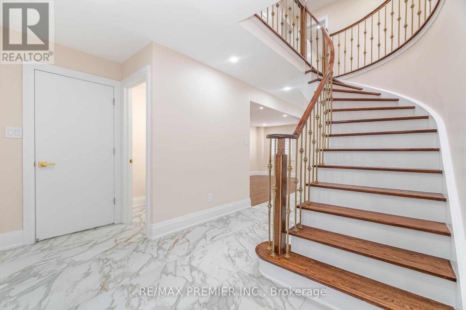 495 Fairview Road W Property Photo 20