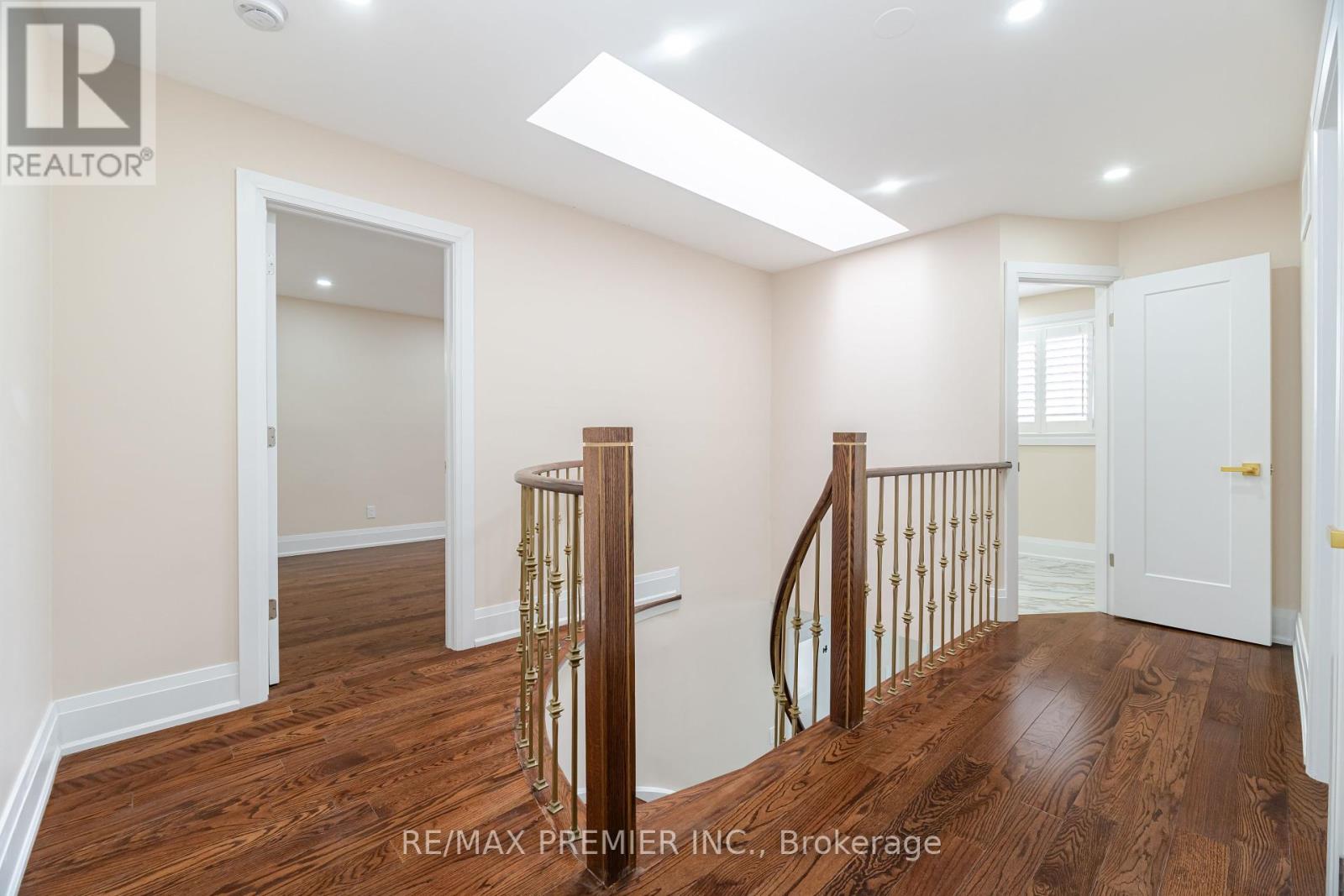 495 Fairview Road W Property Photo 21