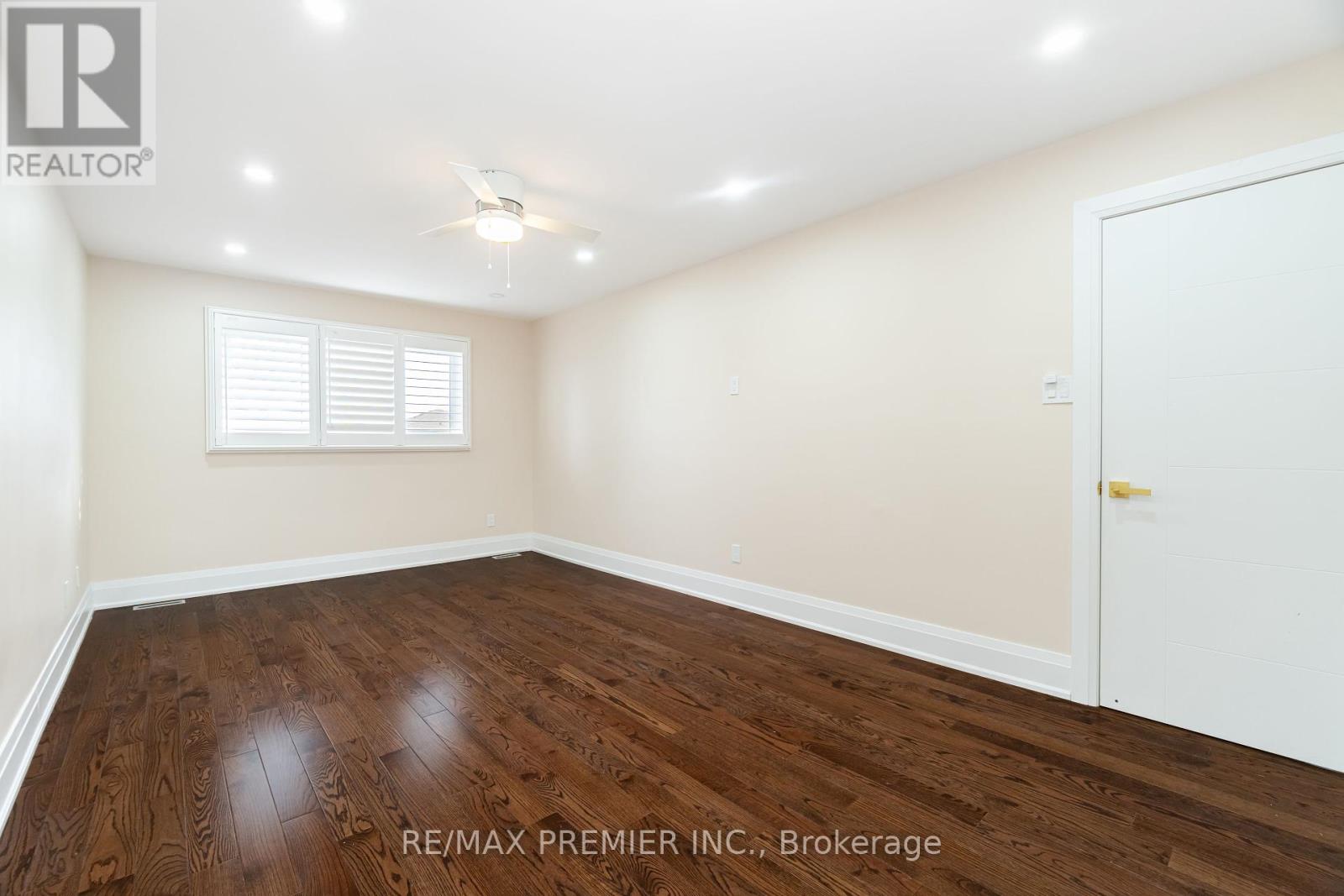 495 Fairview Road W Property Photo 23