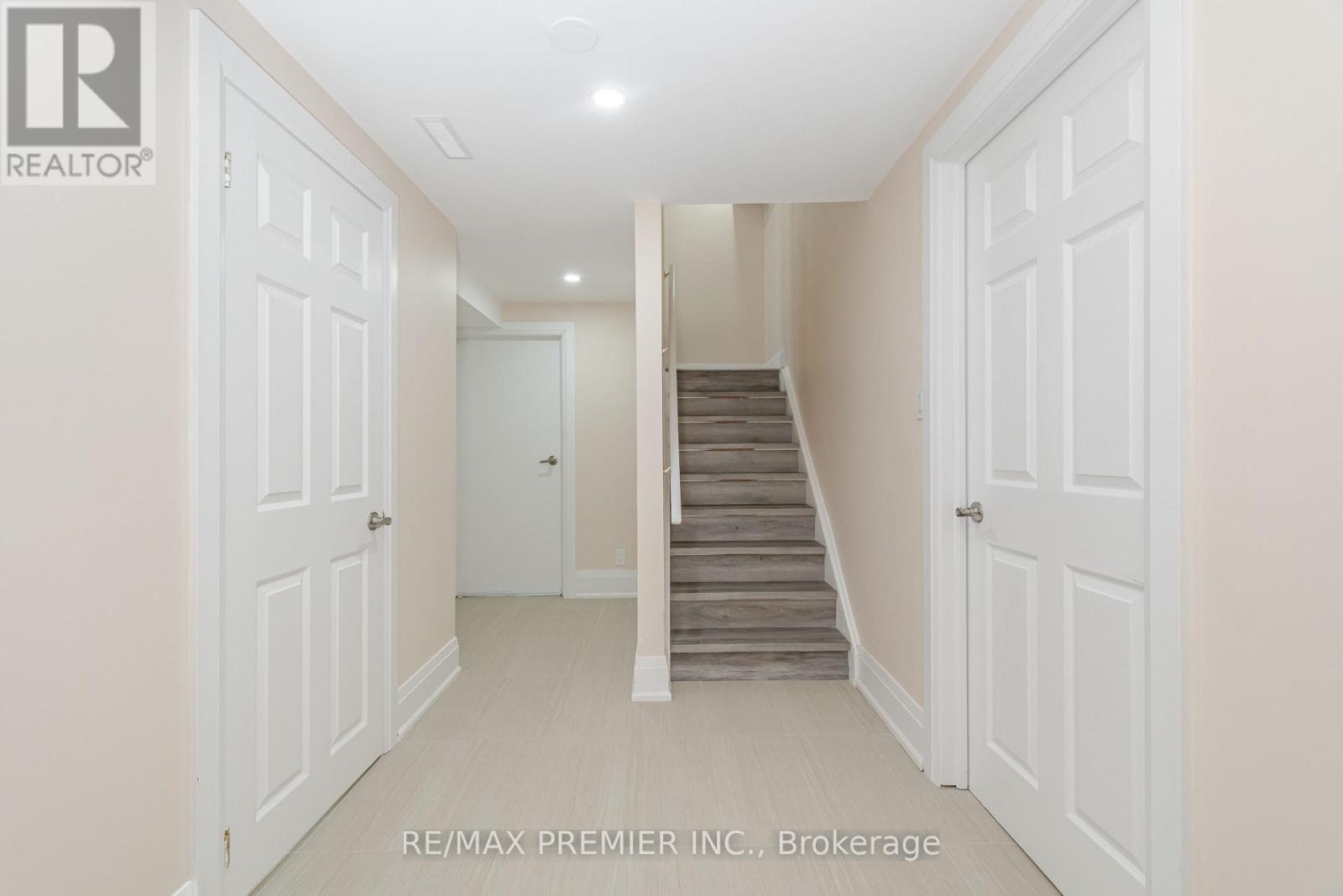 495 Fairview Road W Property Photo 33