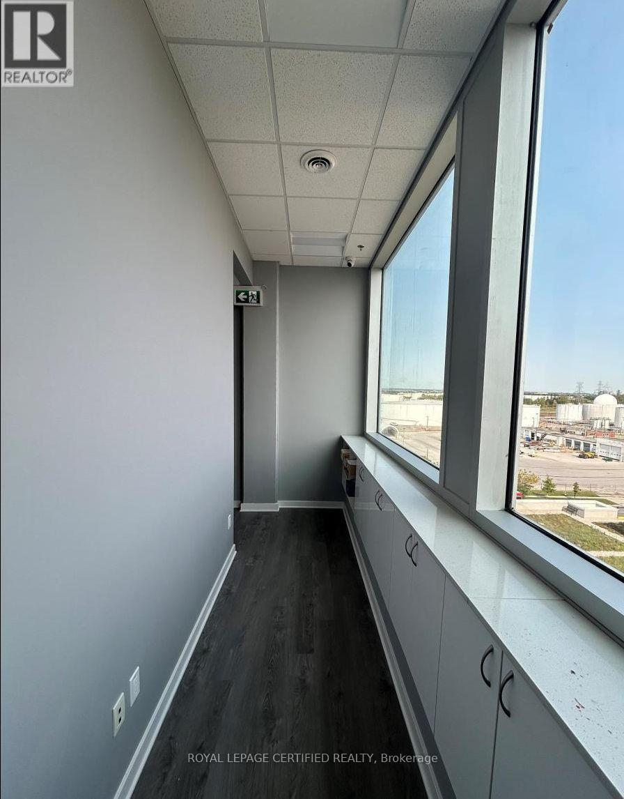 615 - 1275 Finch Avenue W Property Photo 3