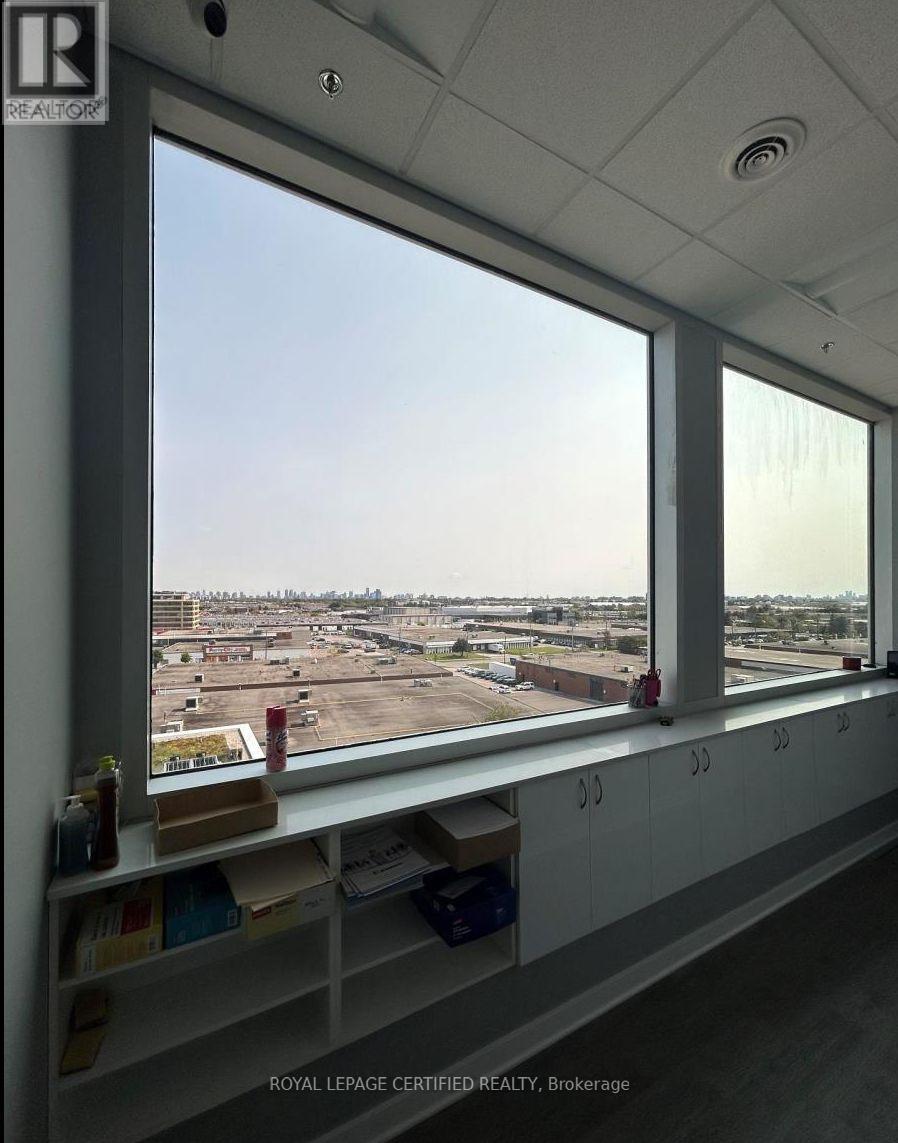 615 - 1275 Finch Avenue W Property Photo 7