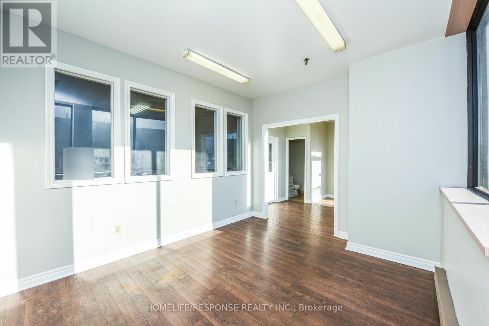 21 - 1060 Britannia Road E Property Photo 4