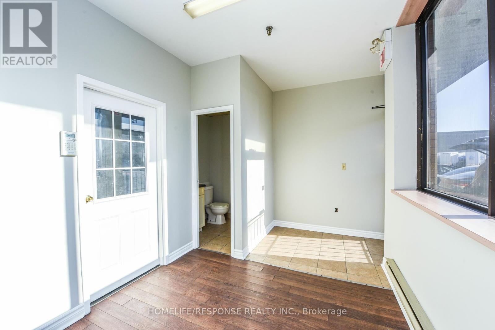 21 - 1060 Britannia Road E Property Photo 10