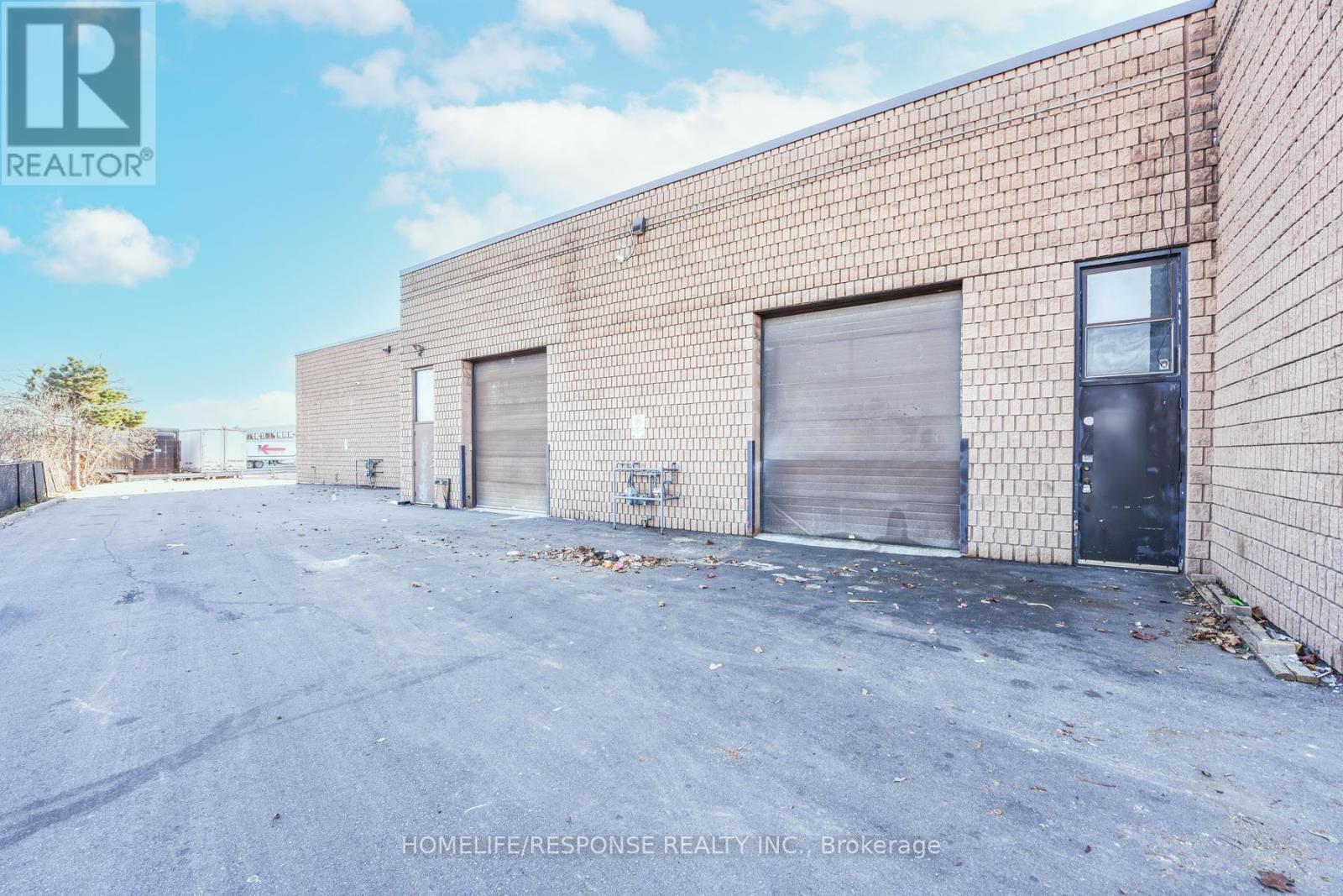 21 - 1060 Britannia Road E Property Photo 27