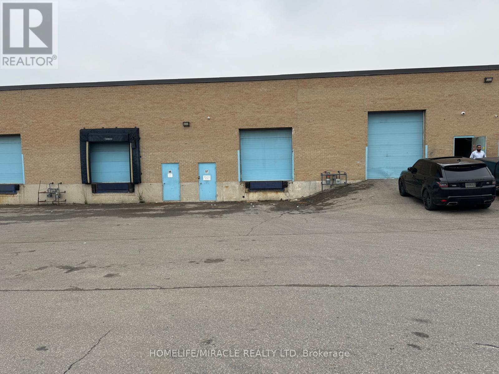 2500 Williams Parkway W Property Photo 2
