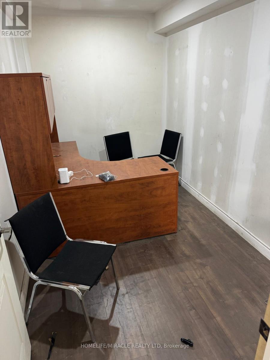 2500 Williams Parkway W Property Photo 3