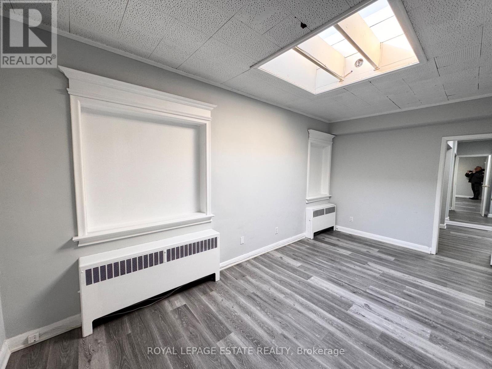 205 - 4894-96 Dundas Street W Property Photo 2