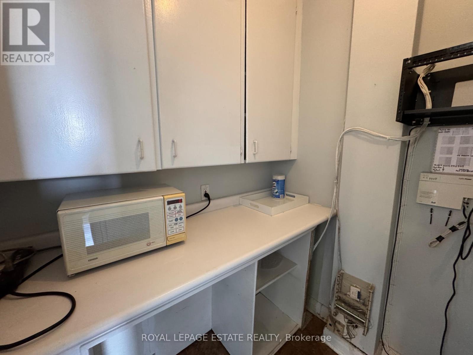 205 - 4894-96 Dundas Street W Property Photo 6