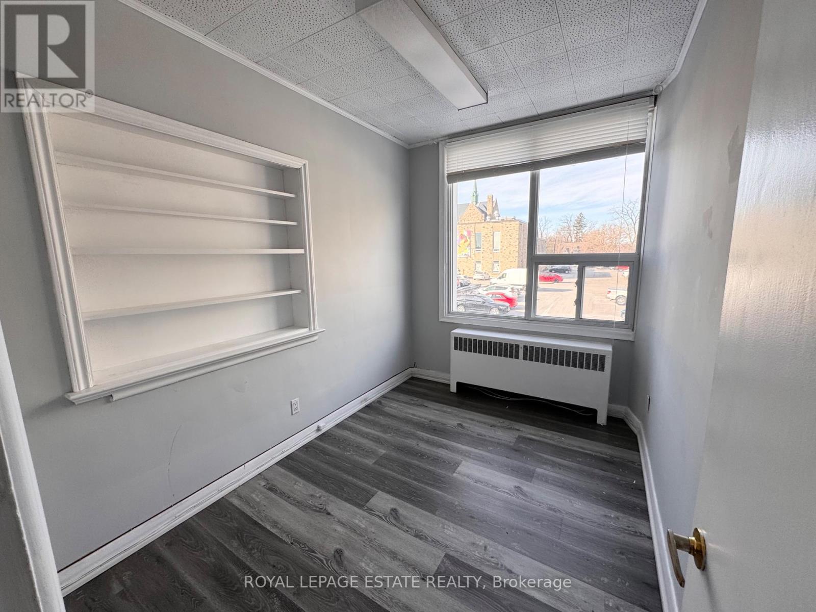 205 - 4894-96 Dundas Street W Property Photo 7