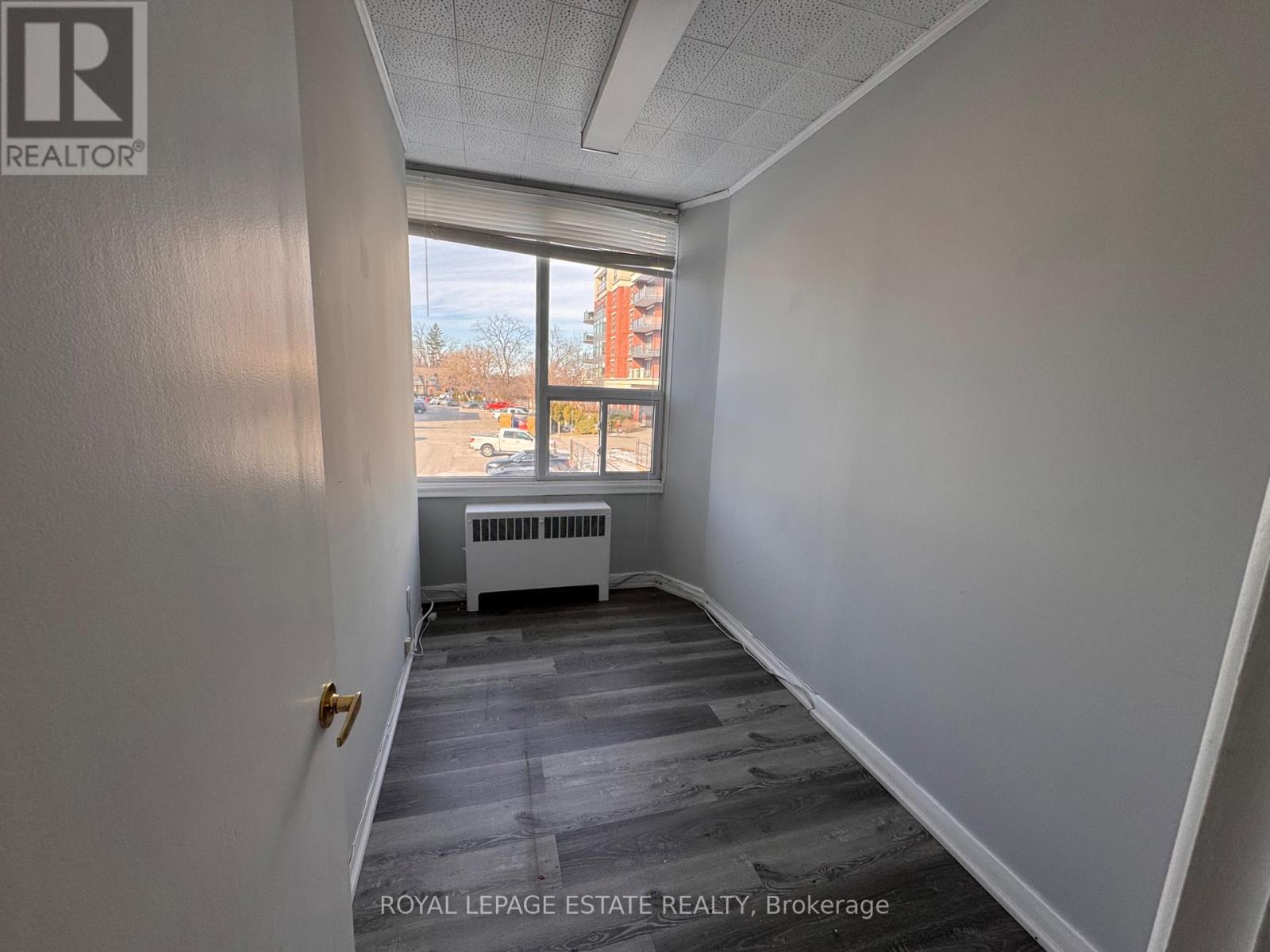 205 - 4894-96 Dundas Street W Property Photo 8