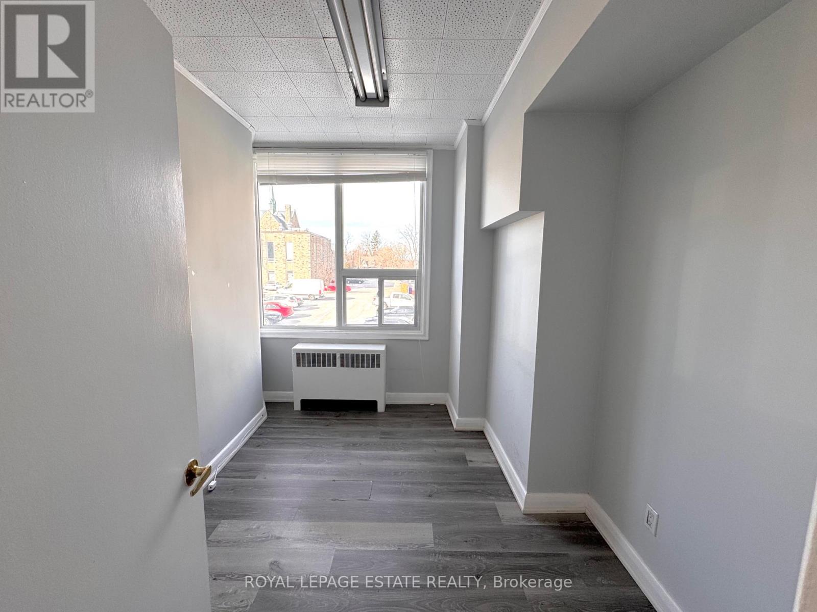 205 - 4894-96 Dundas Street W Property Photo 9