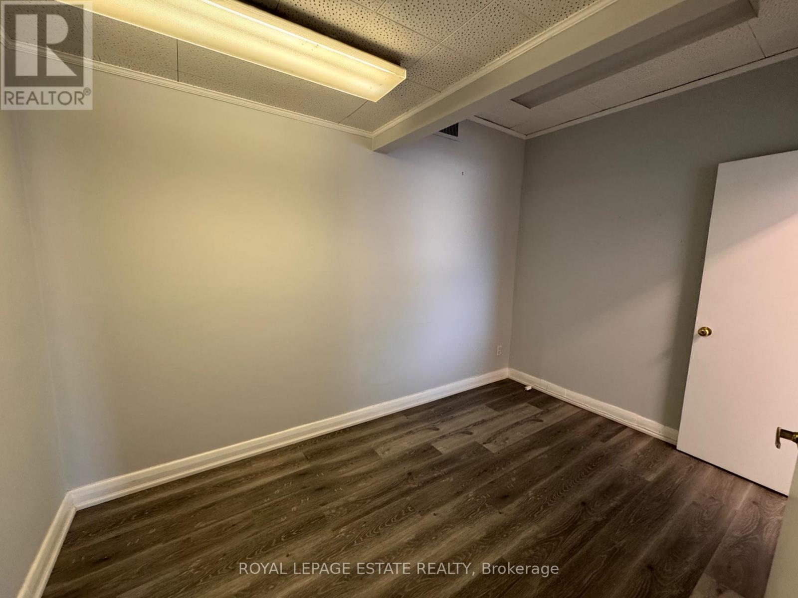 205 - 4894-96 Dundas Street W Property Photo 10