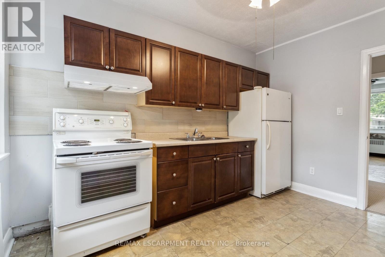 2336 Mountainside Drive Property Photo 19
