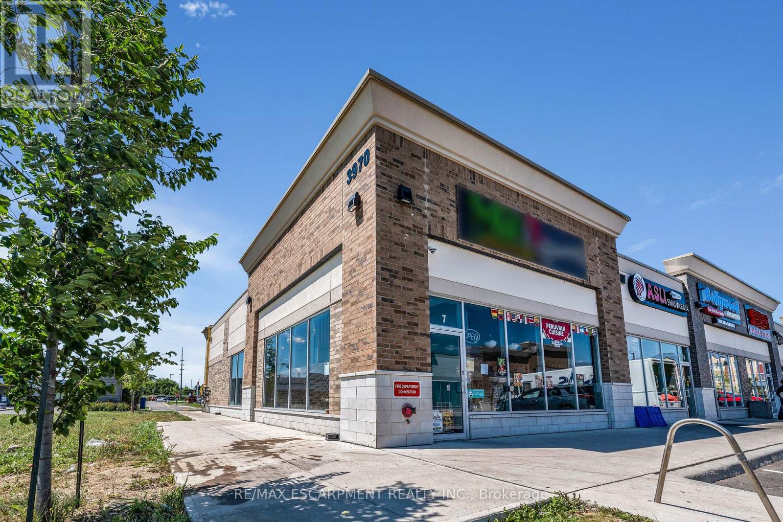 7 - 3970 Eglinton Avenue W Property Photo 1
