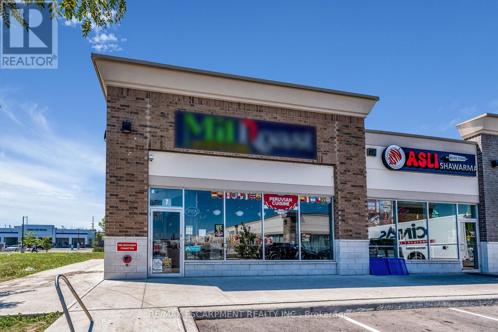 7 - 3970 Eglinton Avenue W Property Photo 3