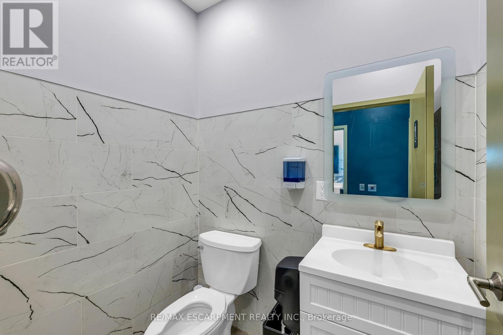 7 - 3970 Eglinton Avenue W Property Photo 15