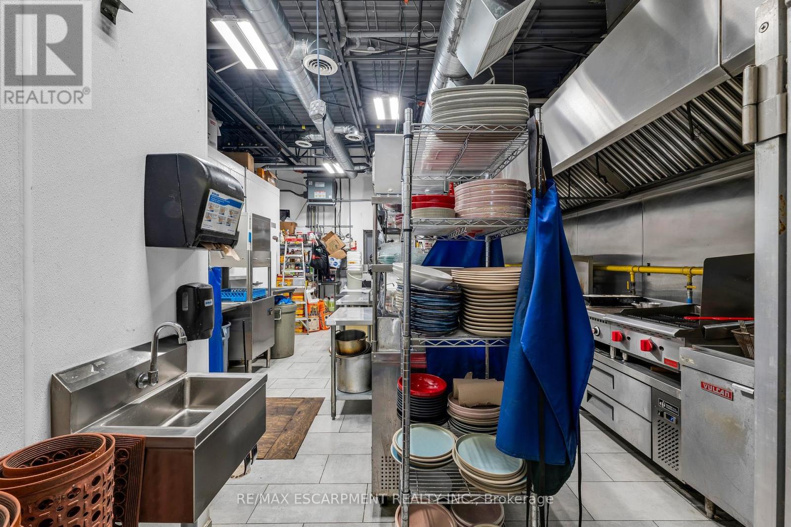 7 - 3970 Eglinton Avenue W Property Photo 21