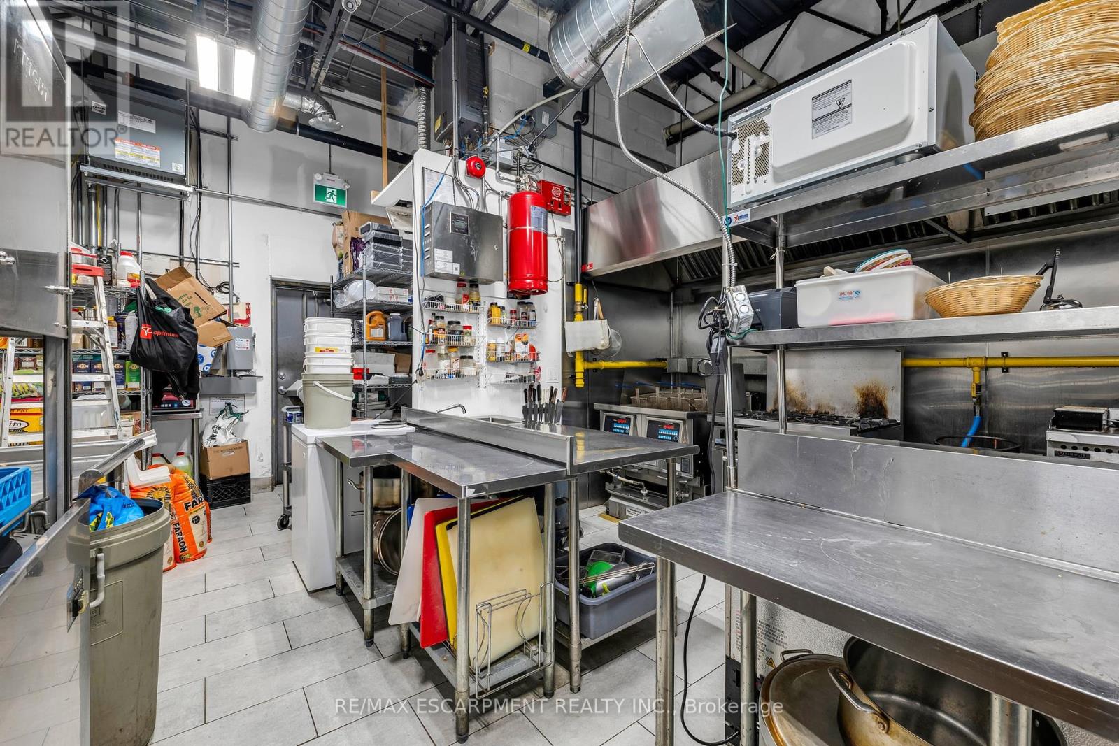 7 - 3970 Eglinton Avenue W Property Photo 34