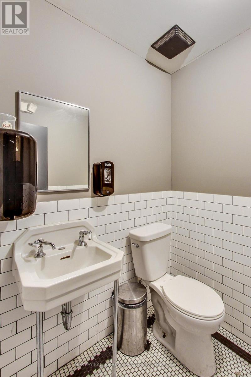 2986 Dundas Street W Property Photo 5