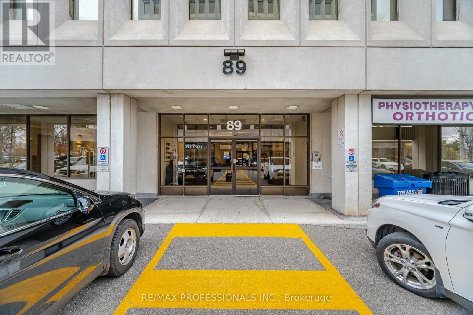 604 - 89 Queensway Property Photo 2