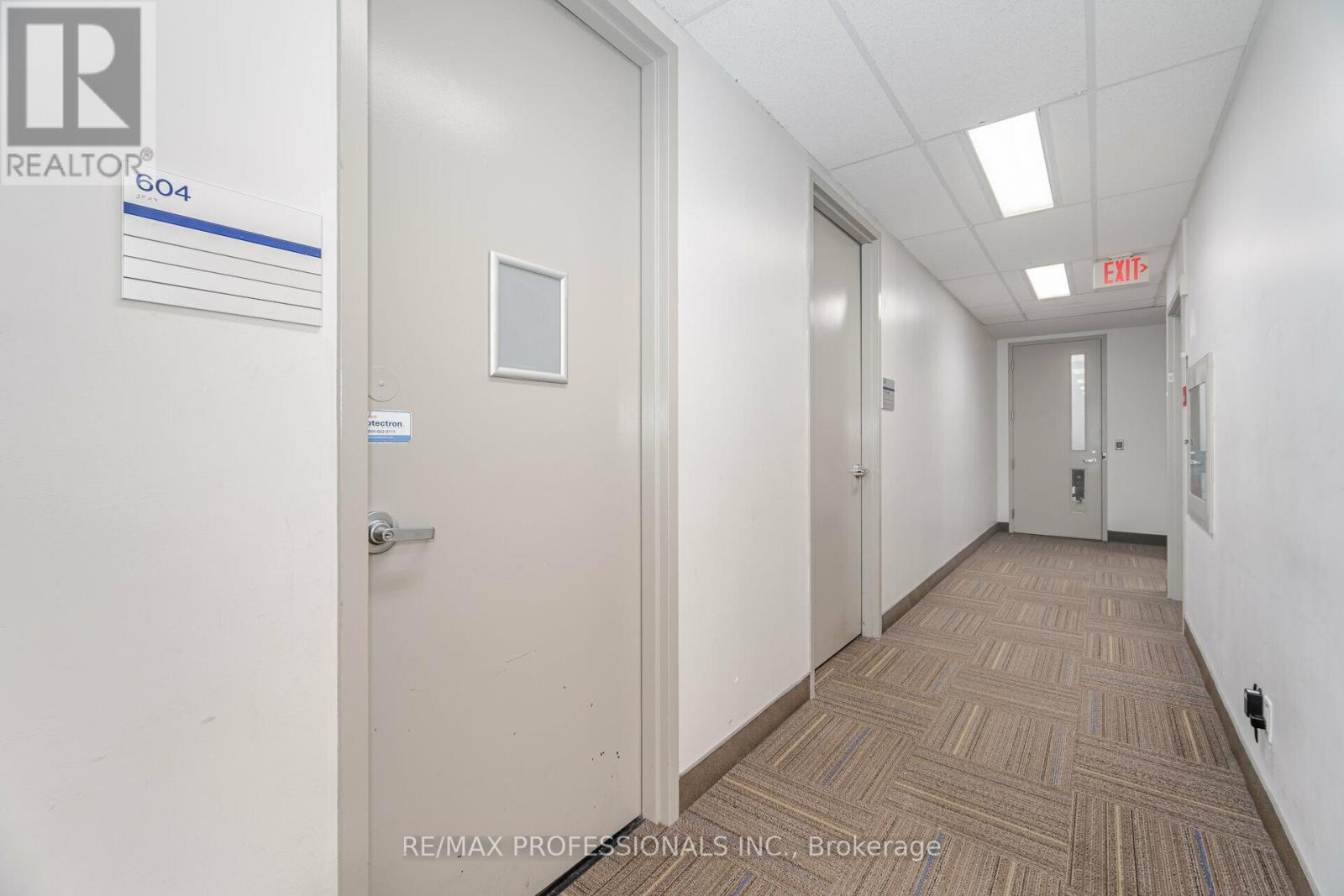 604 - 89 Queensway Property Photo 4