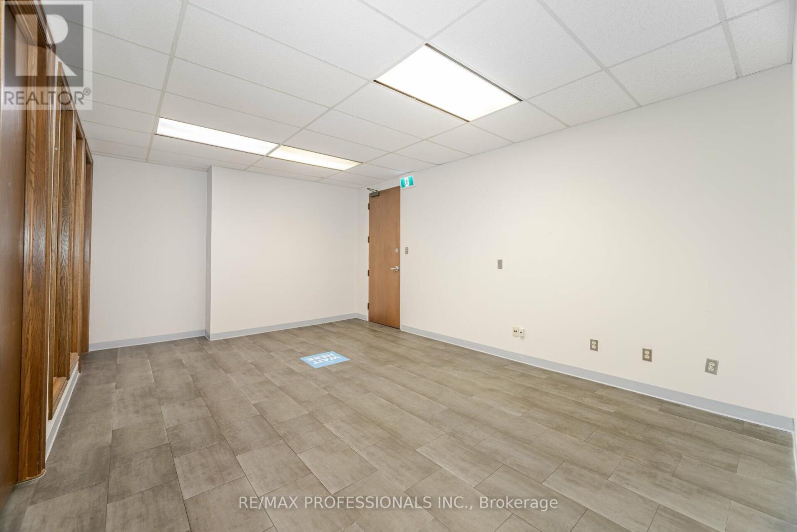 604 - 89 Queensway Property Photo 7