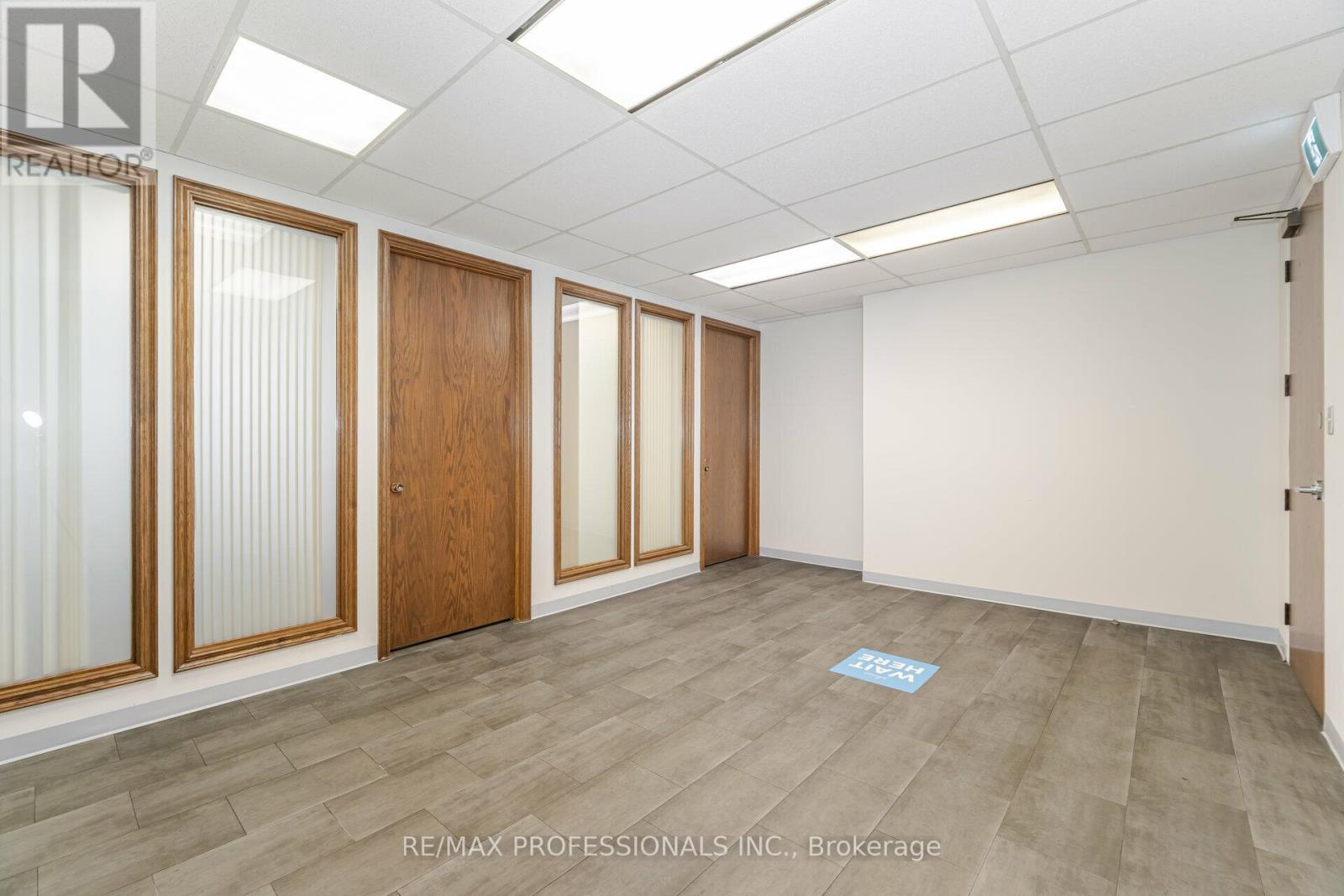 604 - 89 Queensway Property Photo 8