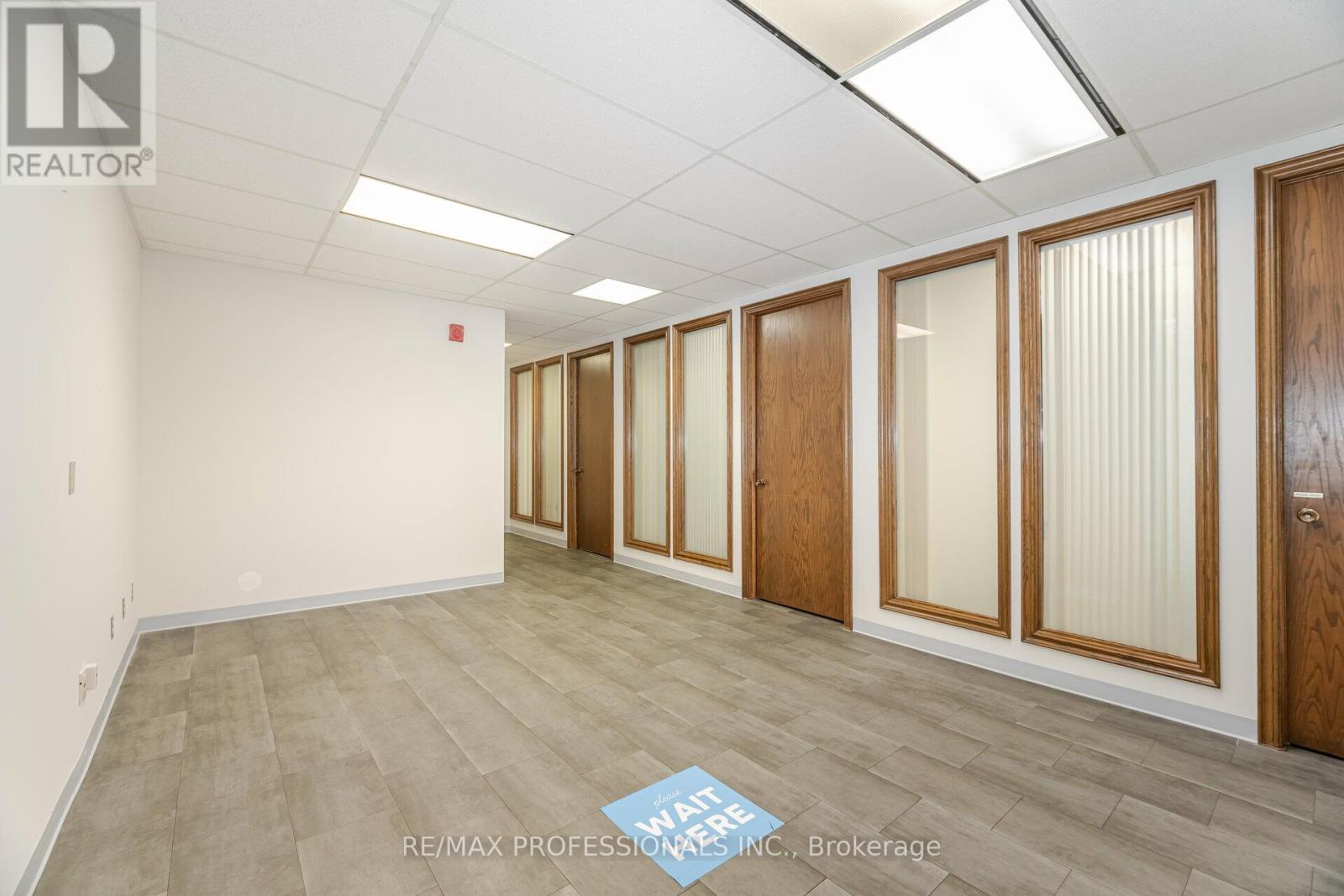 604 - 89 Queensway Property Photo 9