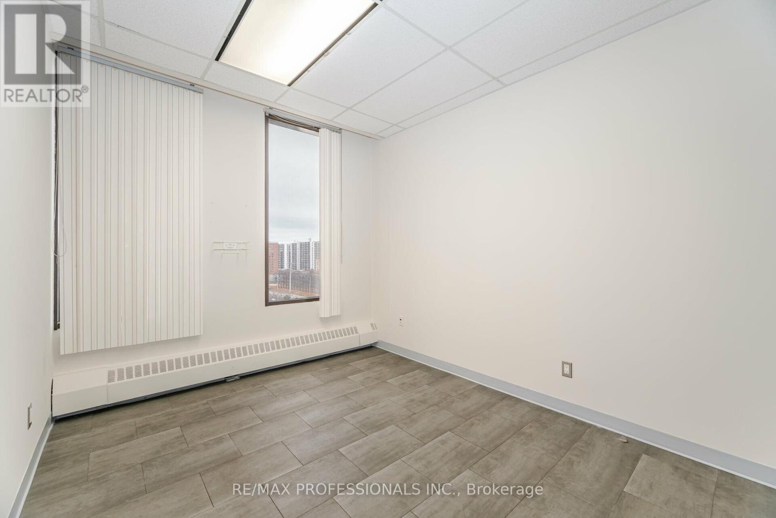 604 - 89 Queensway Property Photo 16