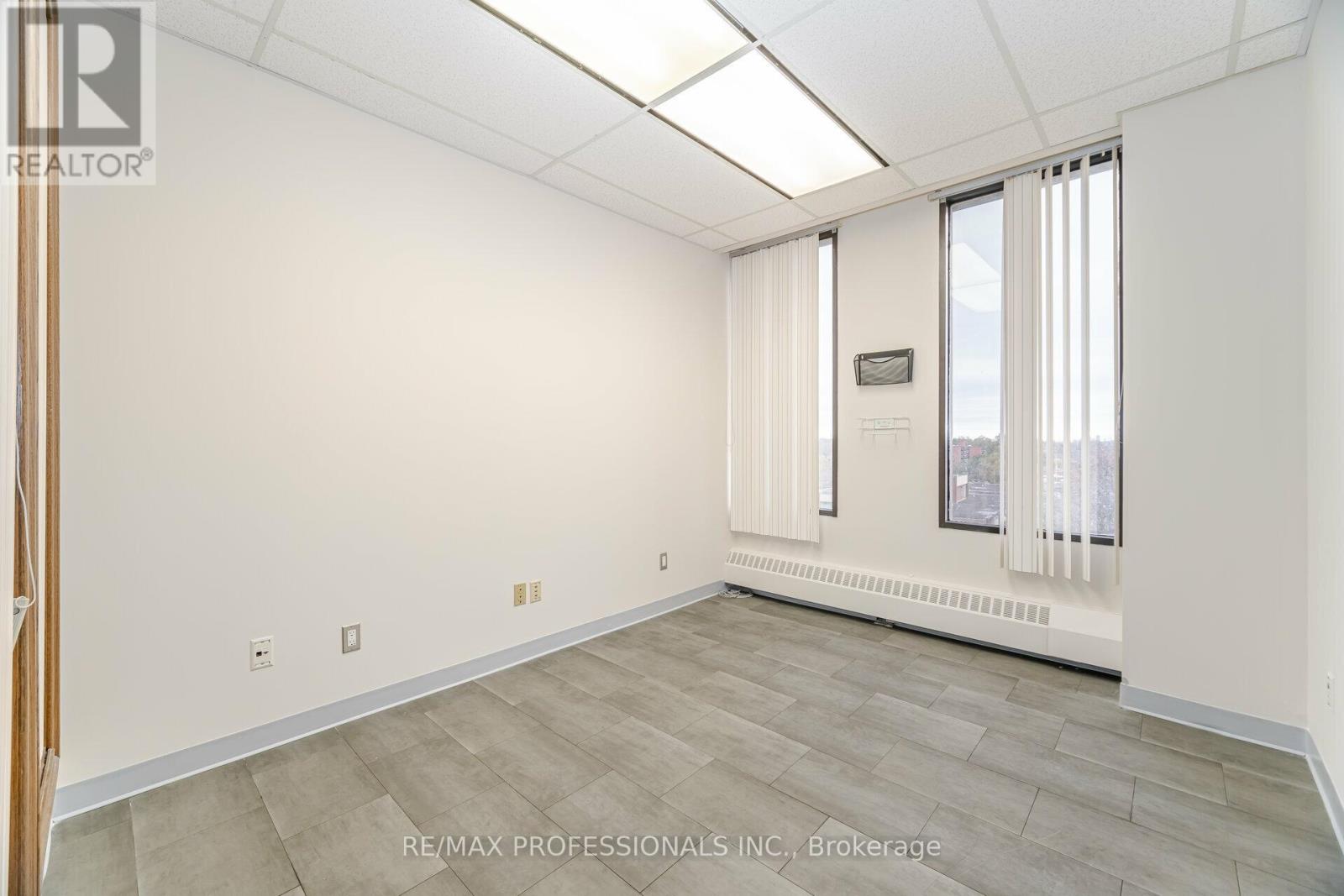 604 - 89 Queensway Property Photo 19