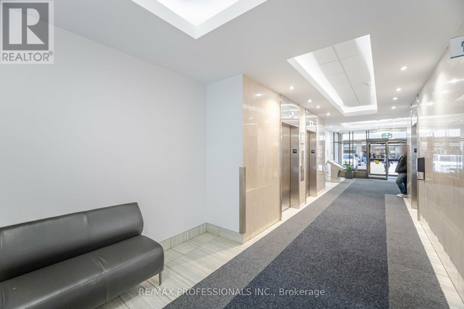 604 - 89 Queensway Property Photo 21