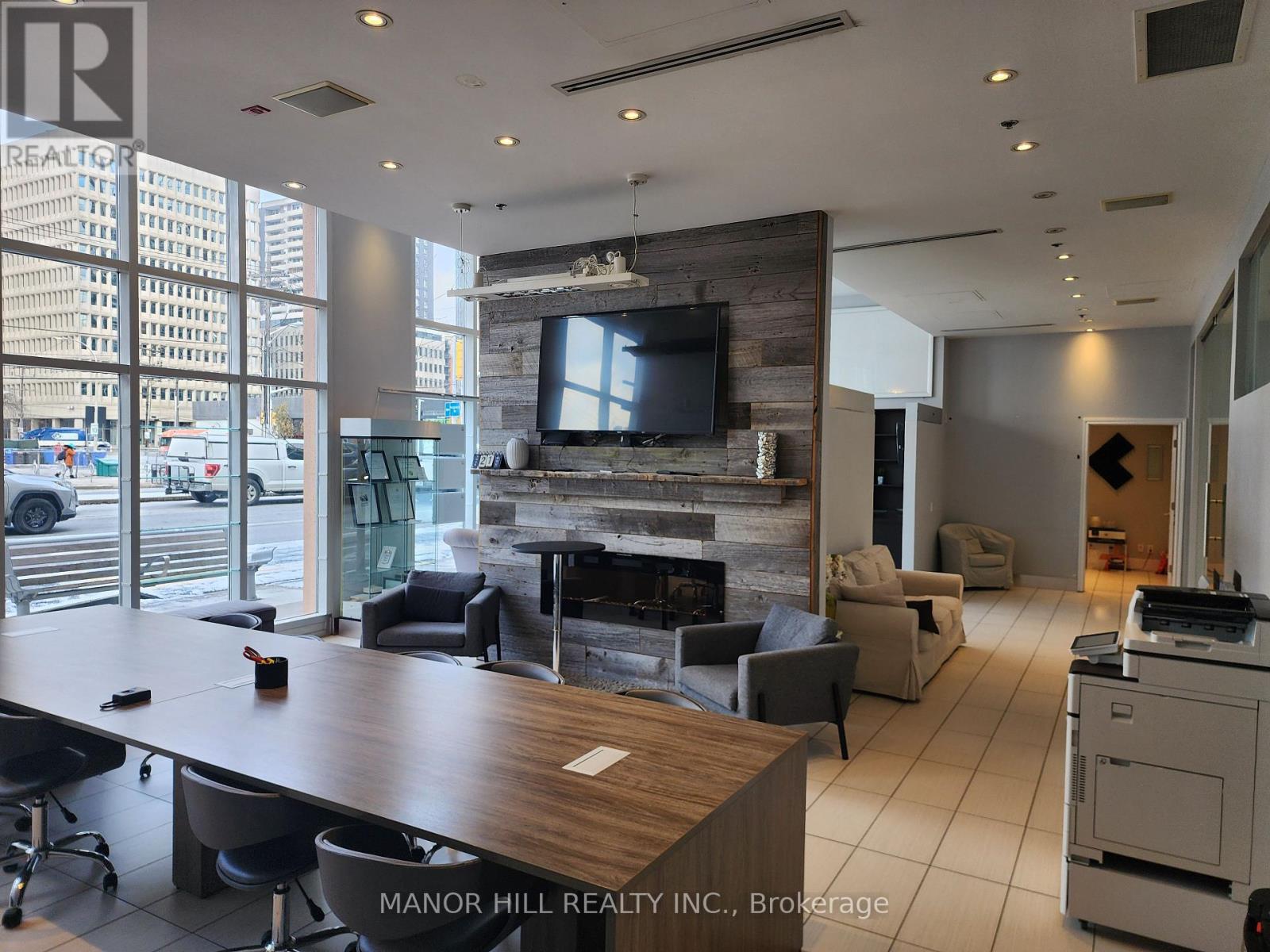 6,7&13 - 3391 Bloor Street W Property Photo 5
