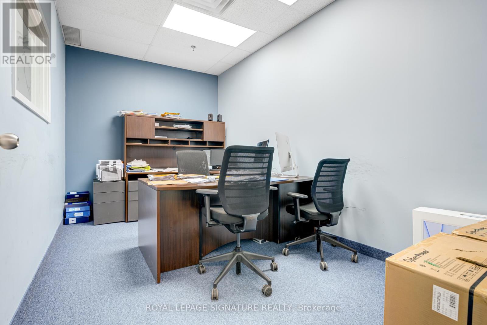 Unit20 - 145 Traders Boulevard E Property Photo 6