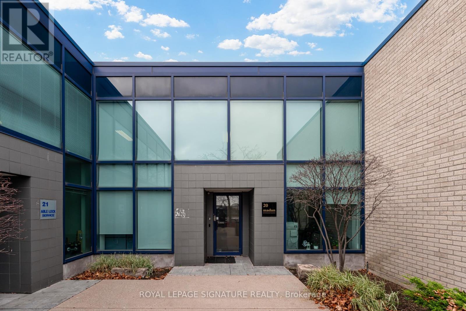 Unit 20 - 145 Traders Boulevard E Property Photo 3
