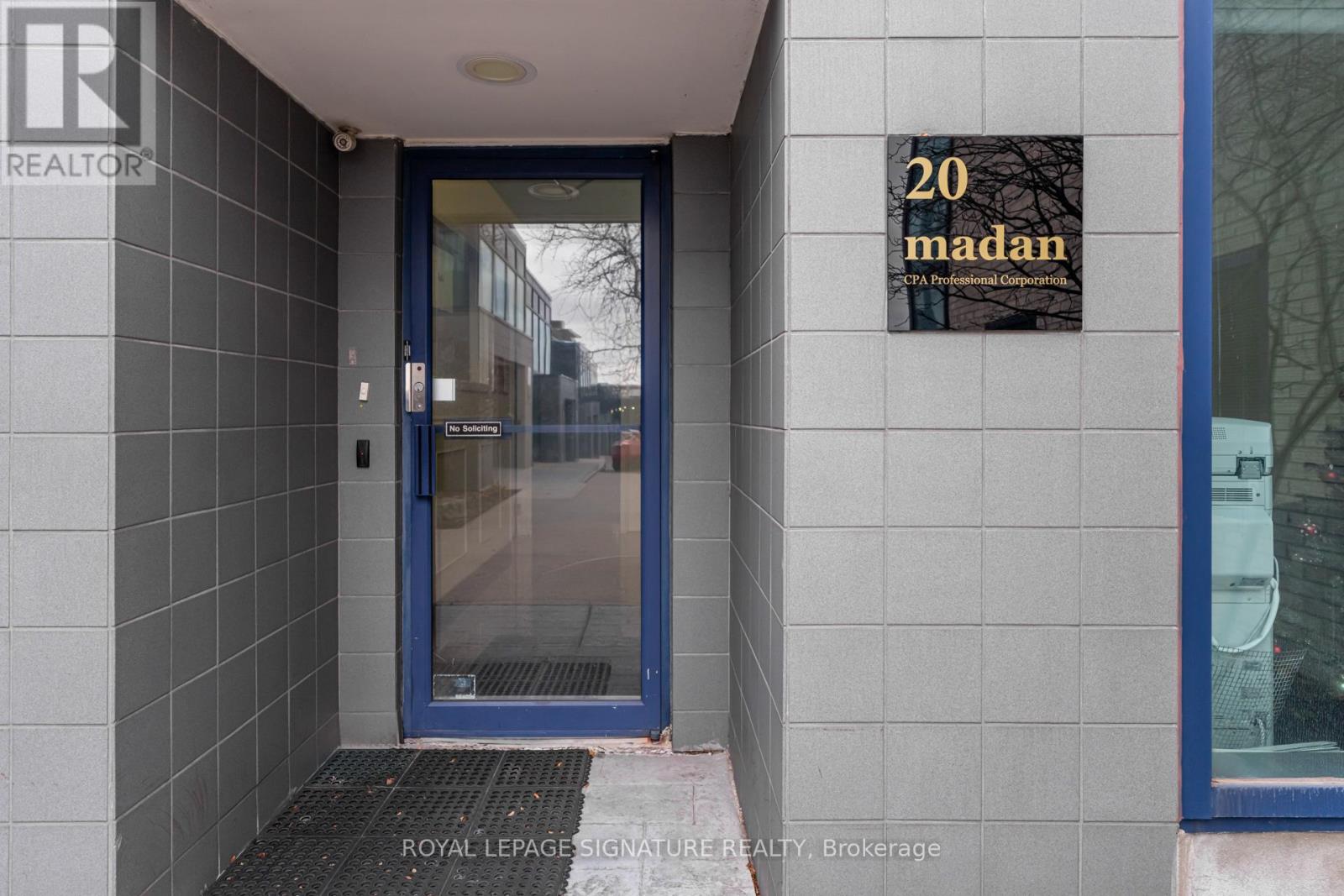 Unit 20 - 145 Traders Boulevard E Property Photo 4