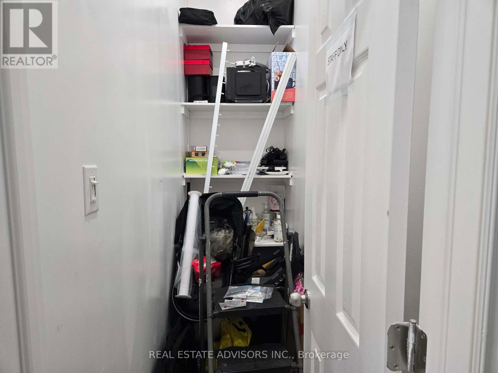 16 - 4801 Steeles Avenue W Property Photo 8