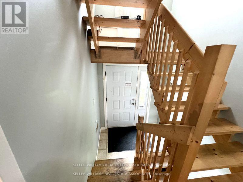 270 Lakeshore Road E Property Photo 16
